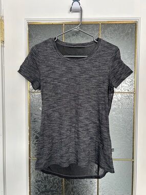 lululemon athletica Heathered Charcoal Short Sleeve Crew